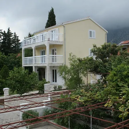 Apartments And Rooms By The Sea Orebic, Peljesac - 4517 3*